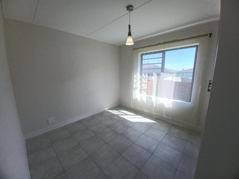 2 Bedroom Property for Sale in Gordons Bay Western Cape